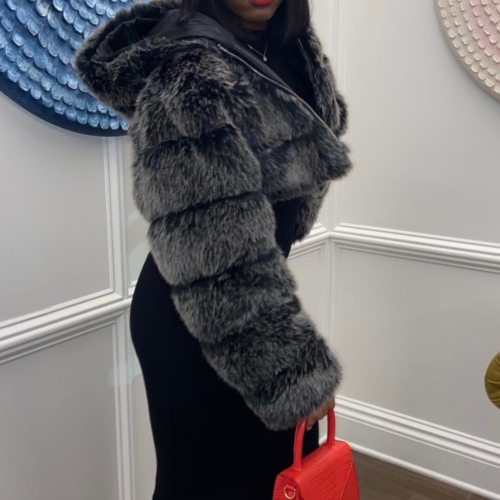 CROPPED OVERSIZED FUR COAT